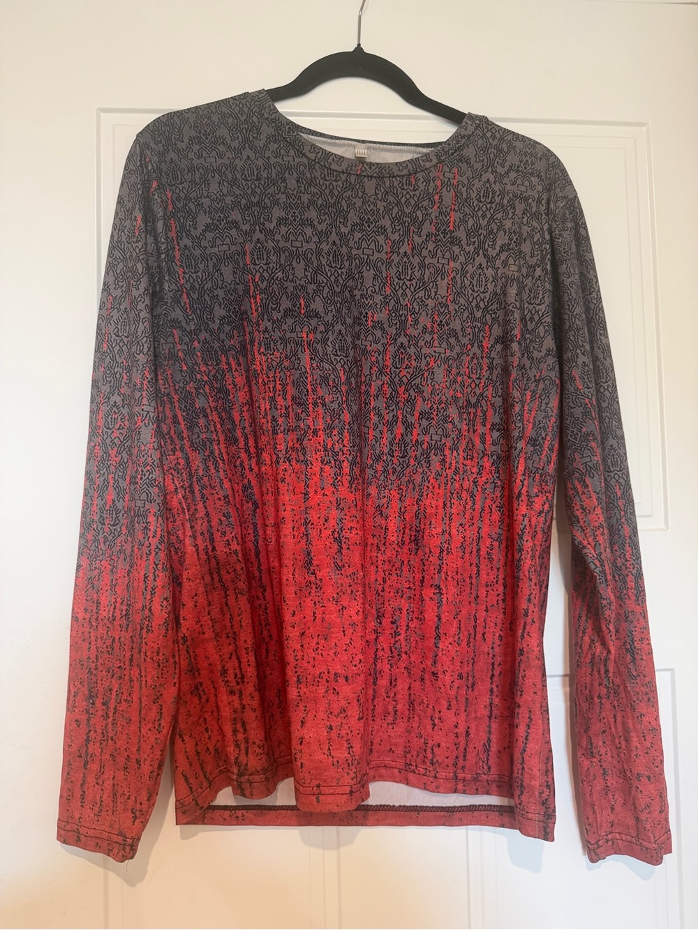 Size M Women’s Long Sleeve Gradient Red and Gray Sweater